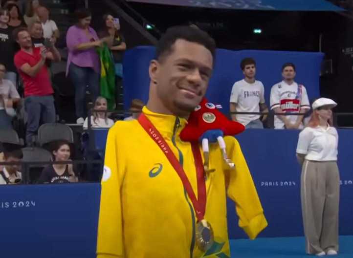 Triunfo na Água: Gabrielzinho garante terceiro ouro e bicampeonato na natação Paralímpica de Paris