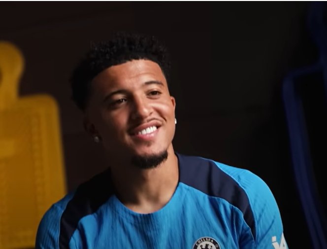 Emmanuel Petit sobre a chegada Jadon Sancho ao Chelsea: "Se não foi pelo dinheiro, foi pelo quê?"