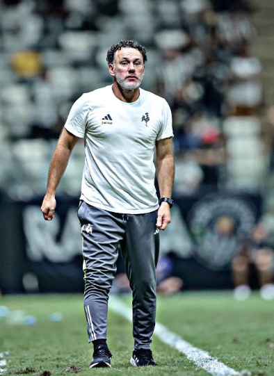 O técnico do Galo, Gabriel Milito