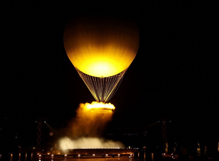 O balão que iluminou a Cidade Luz