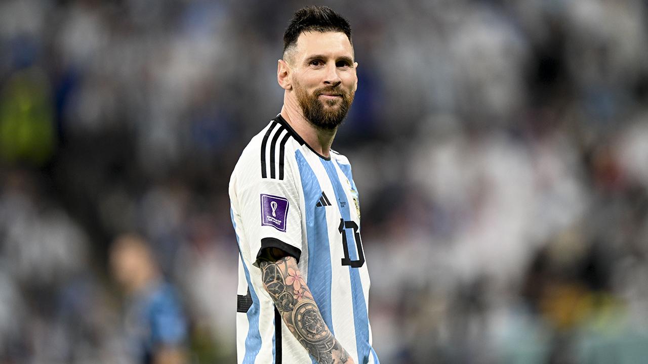 Presidente argentino afirma que Messi é superior a Pelé