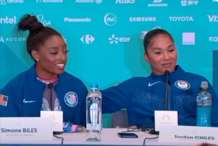 Simone Biles envia mensagem de apoio à ginasta que perdeu o bronze nas Olimpíadas de Paris 2024.