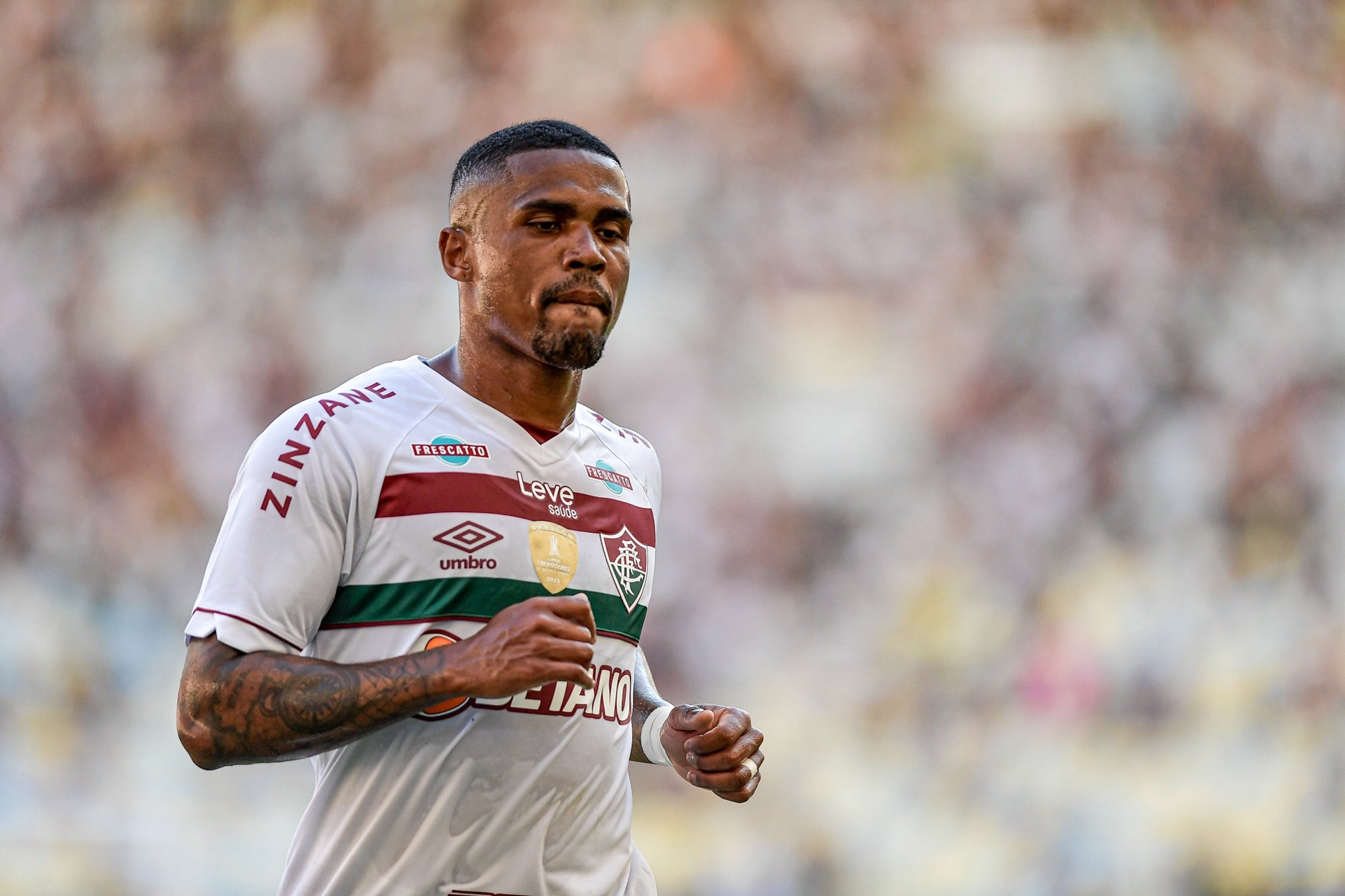 Fluminense e Douglas Costa estão próximos de rescindir contrato