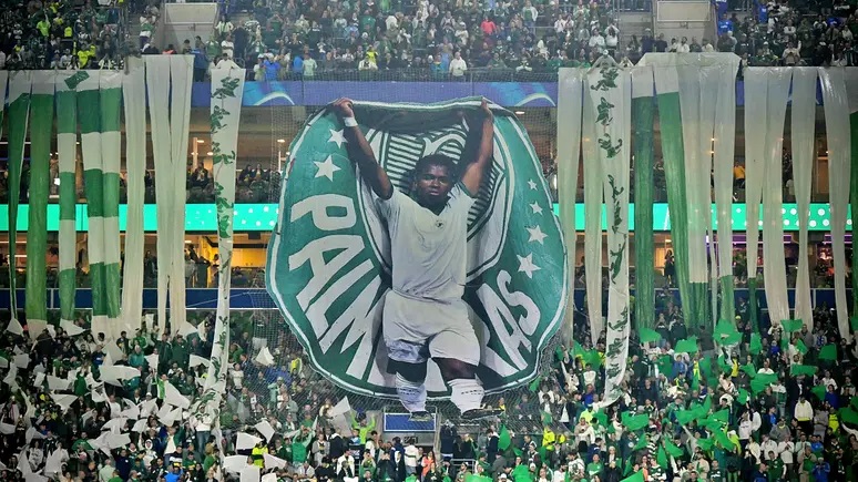 Torcedores do Palmeiras se emocionam com mosaico para Endrick: "Ídolo"