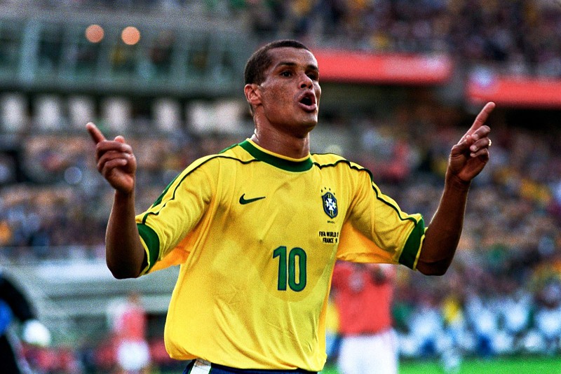 Rivaldo não acha que a ida de Mbappe para o Real Madrid prejudicará Rodrygo ou Vinicius