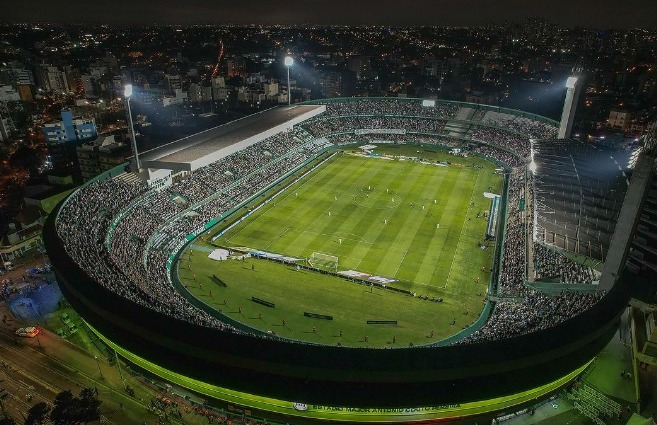 Seleção voltará a jogar em Curitiba depois de mais de duas décadas; último jogo do Brasil lá foi em 2003