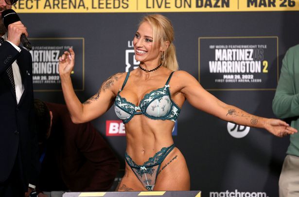 Boxing goddess Ebanie Bridges posts photo in sexy lingerie