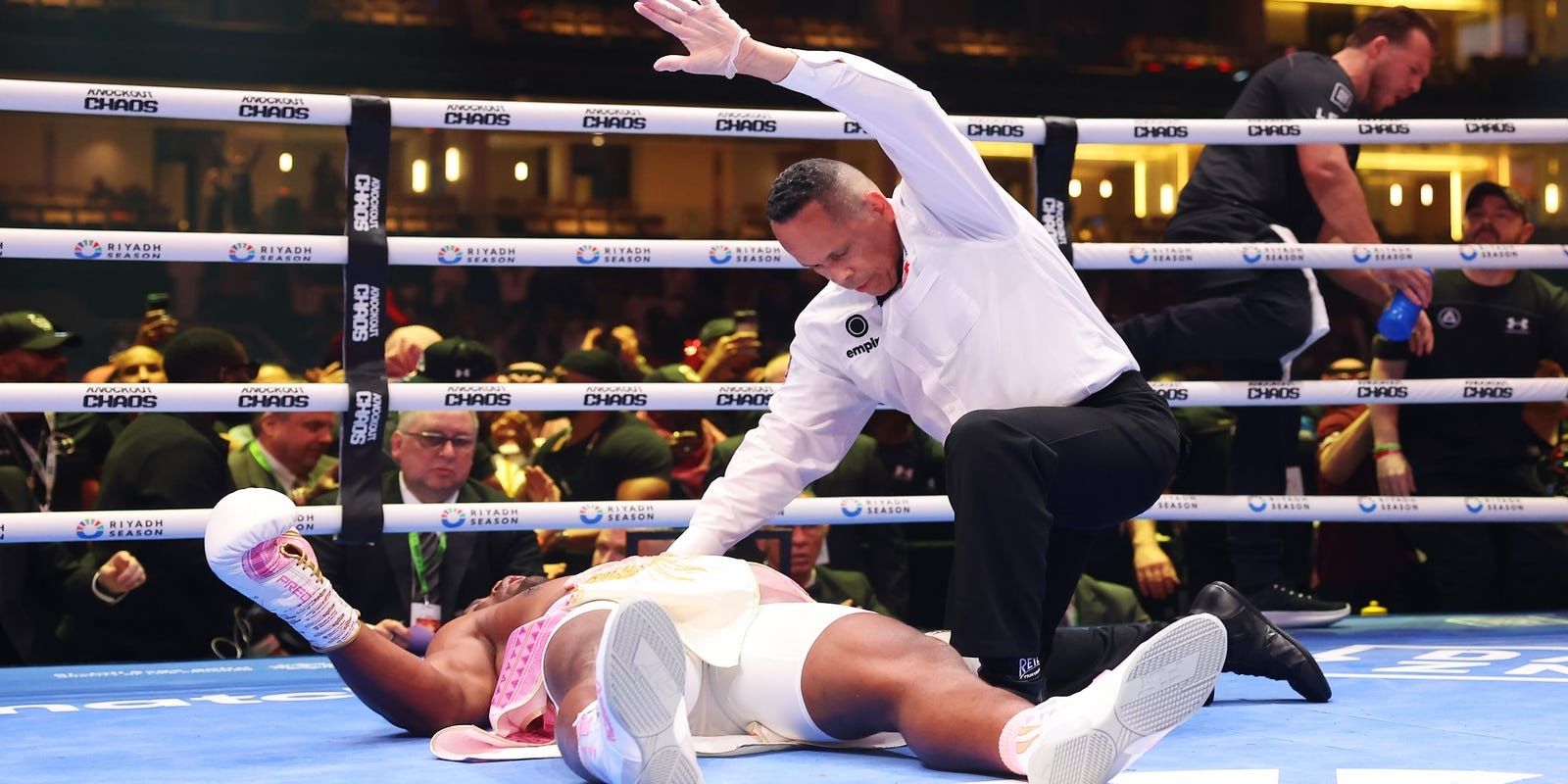 Ngannou Required Oxygen Mask After Knockout Defeat In Fight Against Joshua