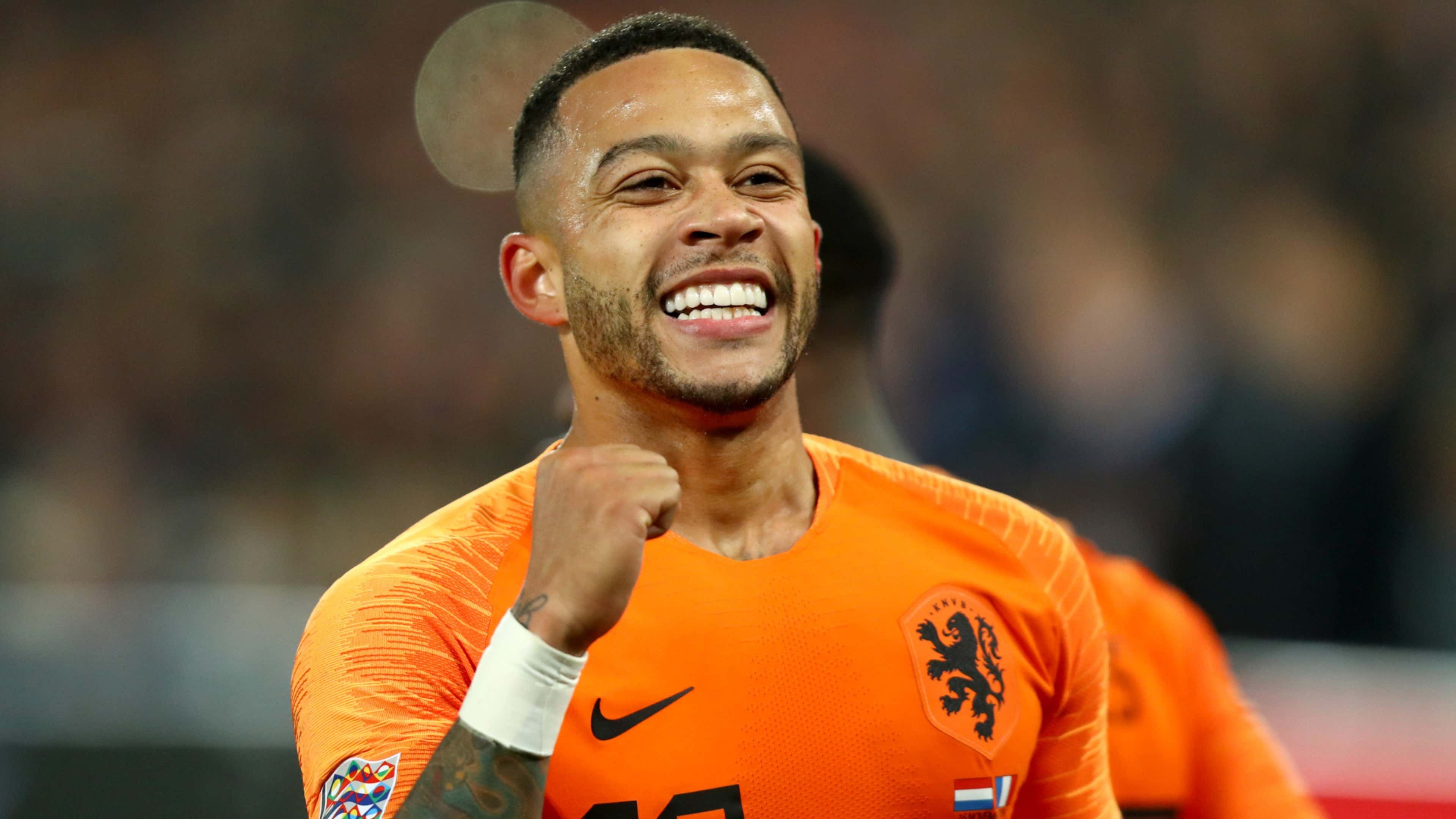 Depay's Agent Denies Rumors That Player Gave Dani Alves 1 Million Euros As Bail