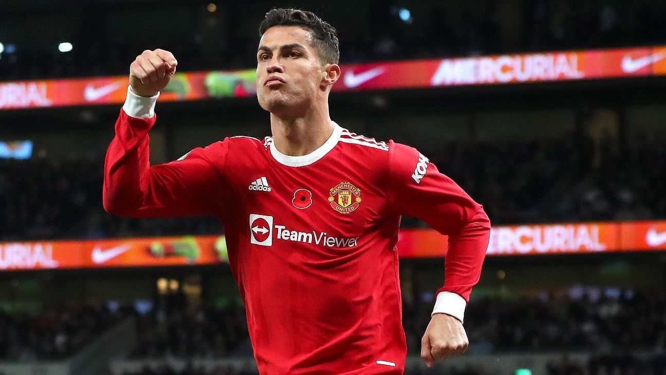 Cristiano Ronaldo Claims Manchester United Can Win Title If Coach Listens to Ruud van Nistelrooy