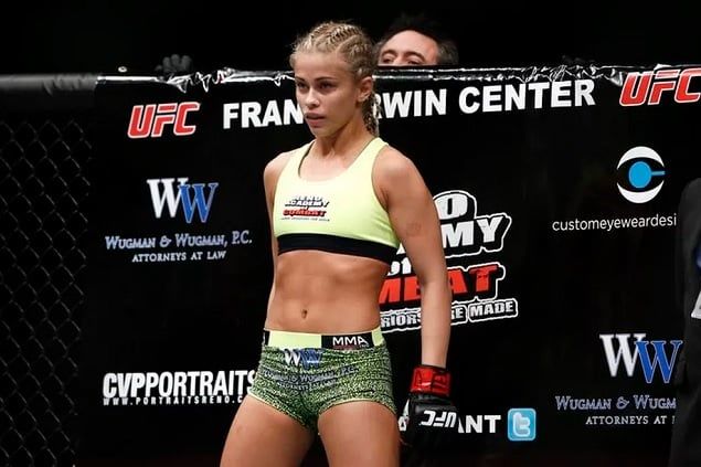 Paige VanZant enjoys her holiday in a skimpy bikini