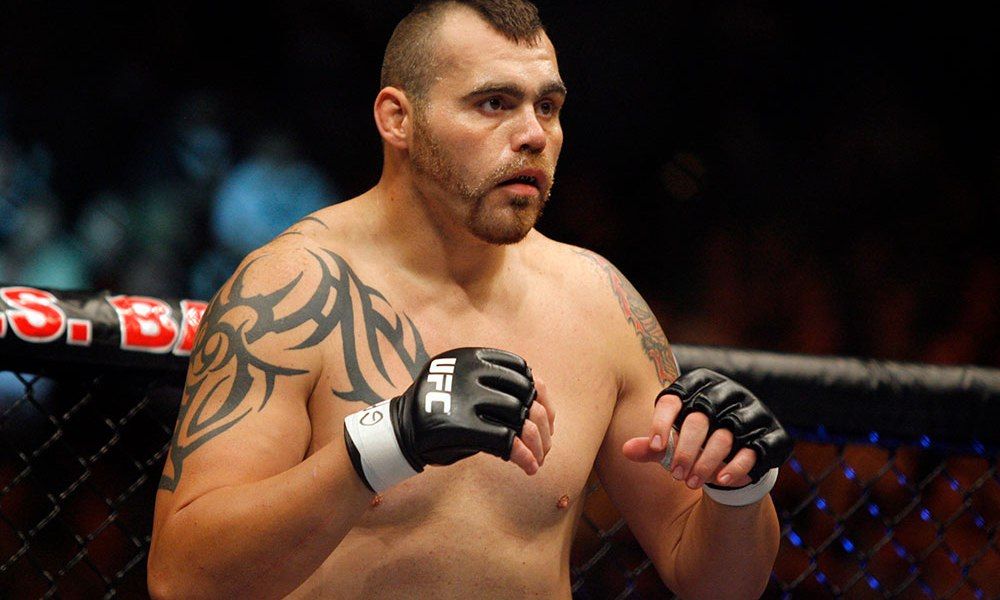 Former UFC champion Tim Sylvia knocks out opponent in slap championship