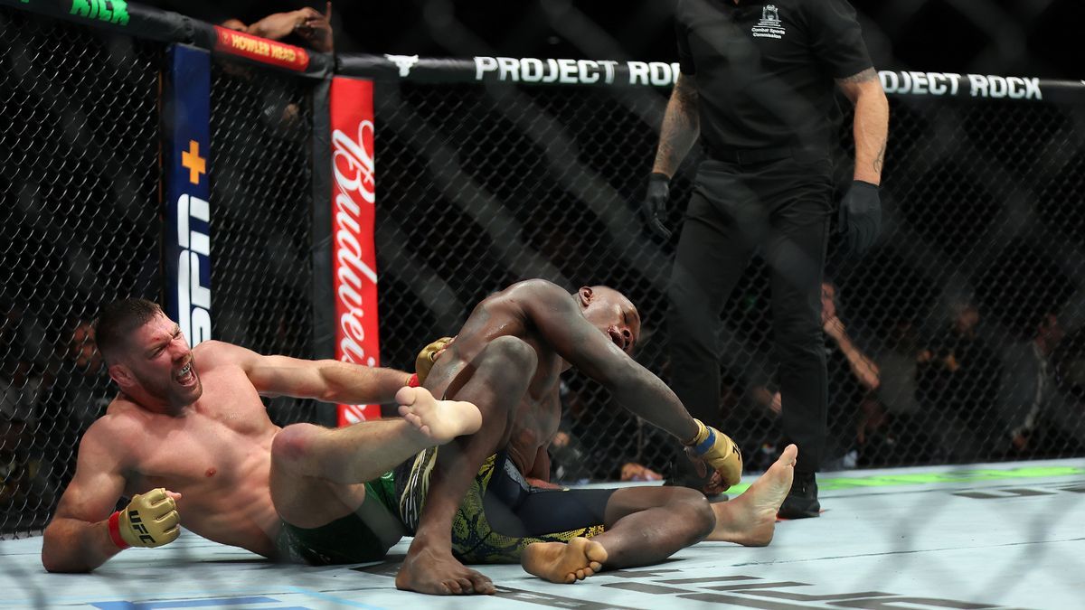 UFC Champ Muhammad on Du Plessis' Win over Adesanya: Dricus Still Sucks