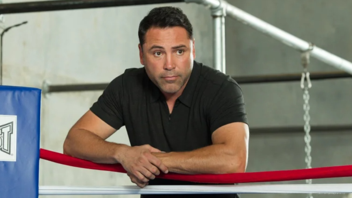 De La Hoya Revealed how His Lingerie Photos were Taken: Those were Some Pretty Confusing Times