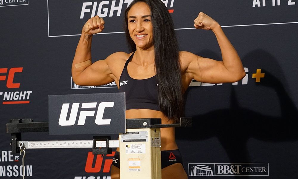 Former UFC champ Esparza announces pregnancy