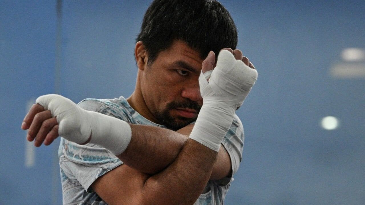 Pacquiao's Promoter Says Manny Is Ready to Fight if Scheduled Before January 31